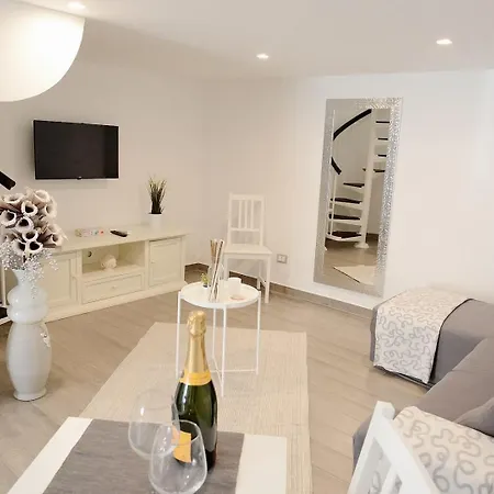 Donna Anna Polignano a Mare